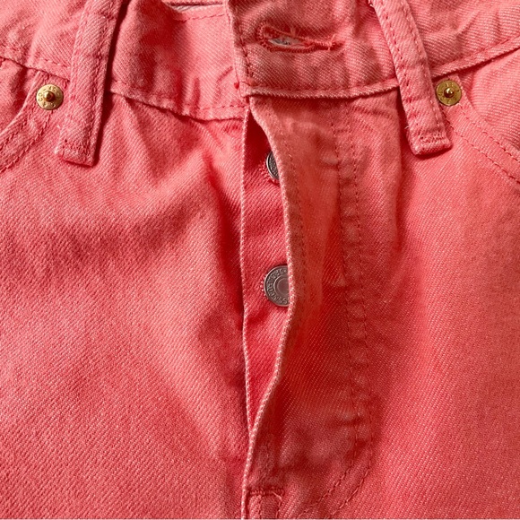 Levi’s 501 Mid-Rise Denim Shorts in Coral Size 28 NWOT - Picture 5 of 8